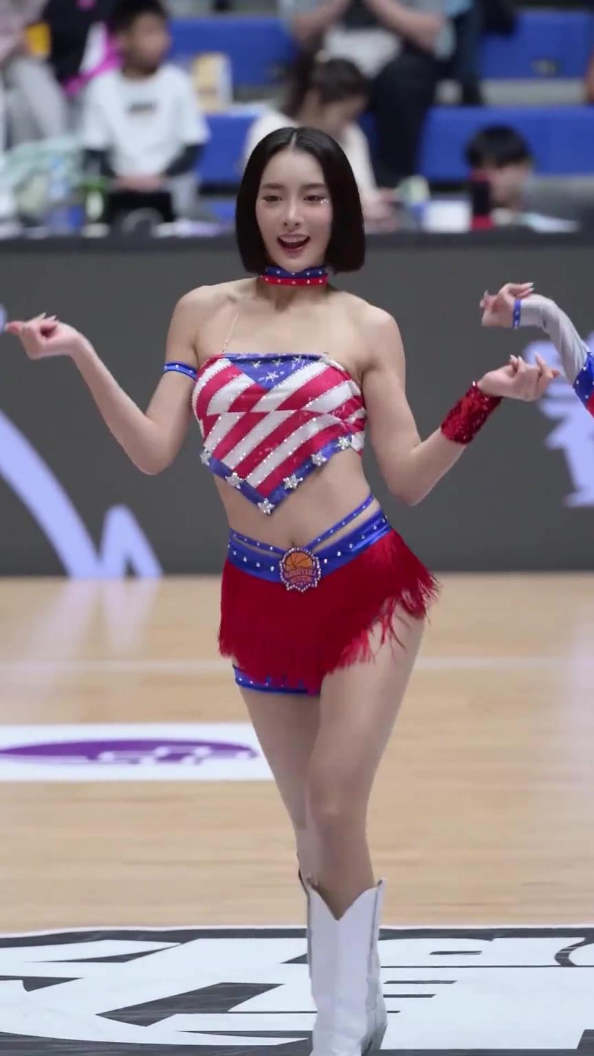 太離譜了 ！幾乎是完美女人！