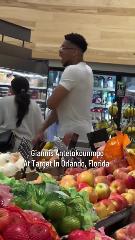 好男人??！字母哥在奧蘭多度假 陪妻子一起逛超市